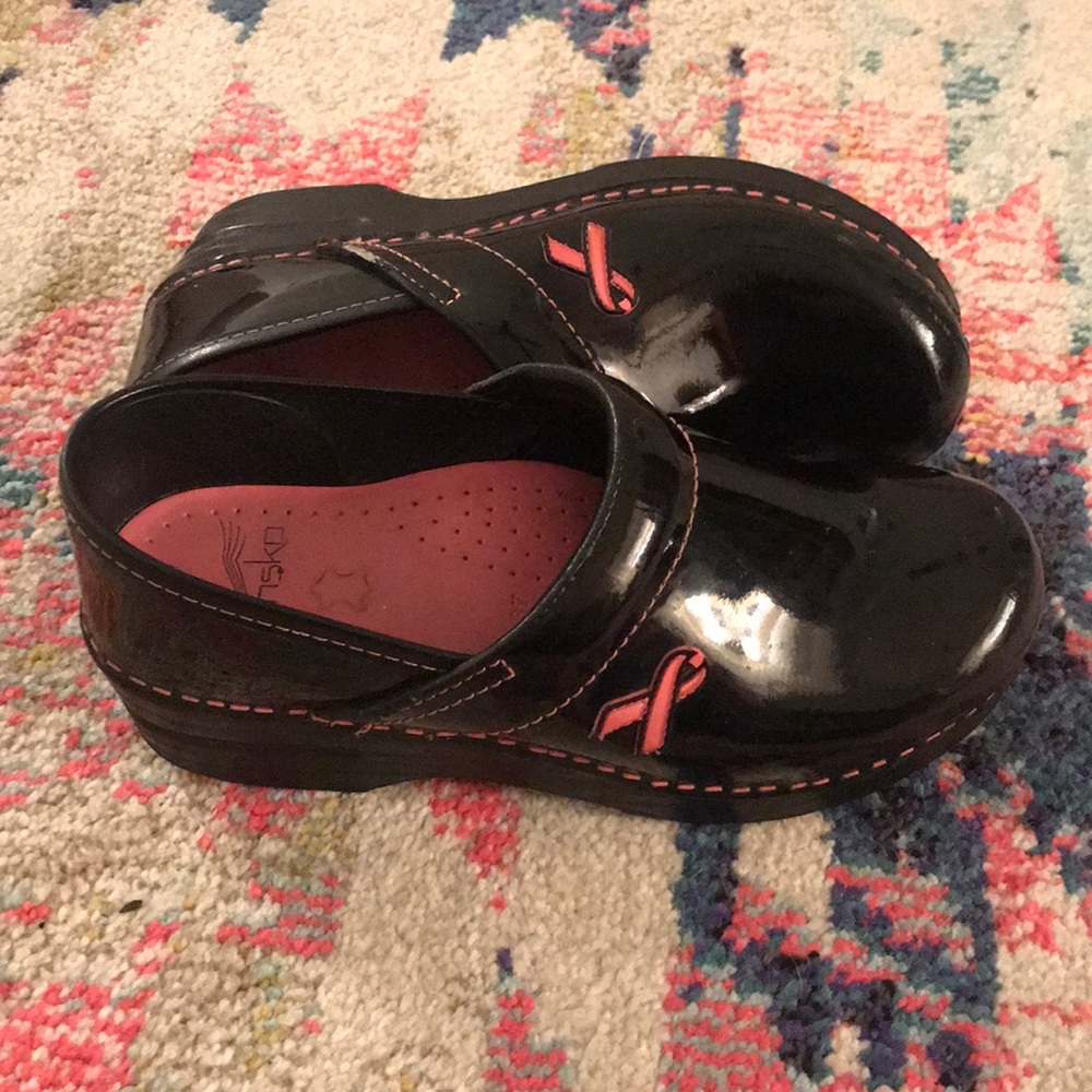 Women’s Dansko Breast Cancer Awareness Clogs!